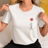 Personalisiertes Bio T-Shirt mit Geburtsblume Monatsblume und Name der Liebsten, Geschenkidee, Freundin, Mama, Schwester, Geschenk für Sie