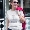 Personalisiertes Bio T-Shirt mit Geburtsblumen der Liebsten - Für Mama, Oma, Tante, Schwester,Geschenkidee für Sie,Mamas Garten,Omas Garten