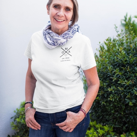 Personalisiertes T-Shirt Oma Kreuz Wunschnamen Name der Enkel Geschenk Mutter Geschenkidee Muttertag Shirt Geburtstagsgeschenk Frau