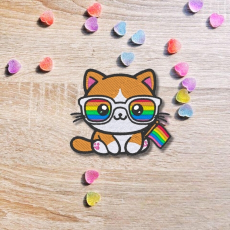 Pride Aufnäher | Katze mit Regenbogen Flagge LGBTQ+ Gestickte Applikation