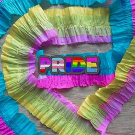 Pride Aufnäher – Bestickter LGBTQ+ Aufnäher mit Flaggen-Lettern , Regenbogen