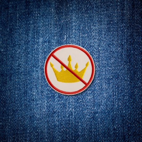 No Kings Patch: Anti-Monarchismus gesticktes Symbol - 5 cm