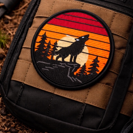 Outdoor Aufnäher Wolf, bestickt, Retro Sonnenuntergang, nature stickerei