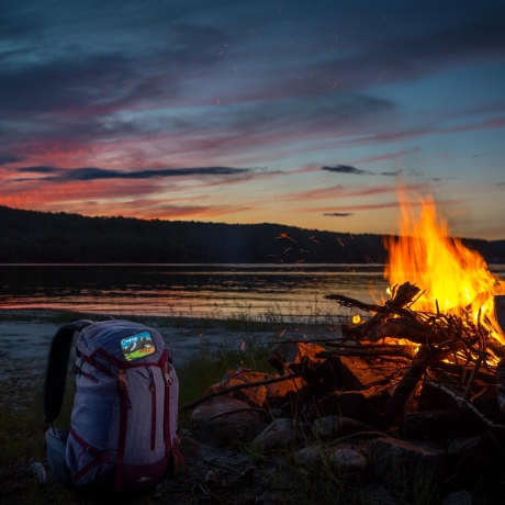 Camping Aufnäher 10 cm, Outdoor Berge und Natur Motiv, zum aufbügeln