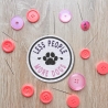 Less People, More Dogs Patch, Gestickte Pfotenabdrücke Applikation, Farben anpassbar