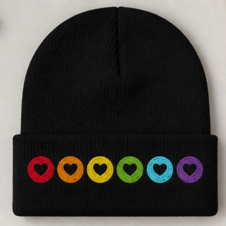 Regenbogen Beanie mit Herz Stickerei | Pride Mütze 