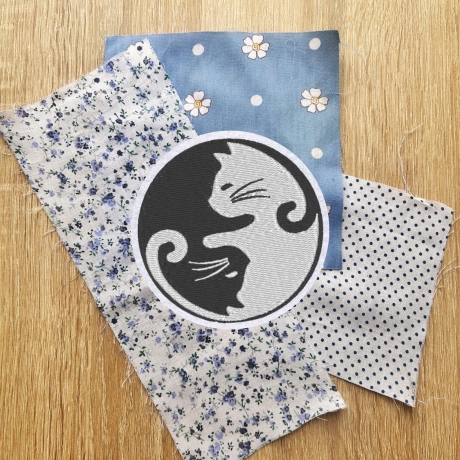 Tier Aufnäher | Kitty Yin Yang Stickapplikation | Anpassbare Farben