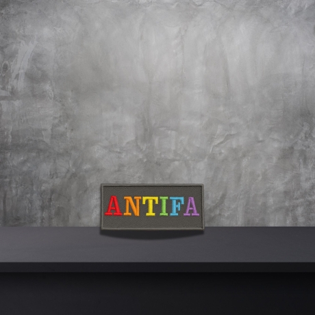 ANTIFA Aufnäher – 9 cm | Regenbogen oder Rot auf Schwarz | Bügelbild Applikation
