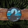 Howling Wolf Patch, Aufnäher zum aufbügeln 7.5 cm, Wilderness Adventure Embroidery, Moonlit Forest Design