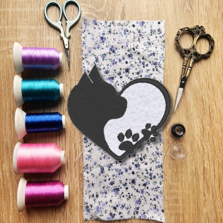 Katze Aufnäher | Silhouette Herz Aufbügler | Gestickter Aufnäher mit anpassbaren Farben