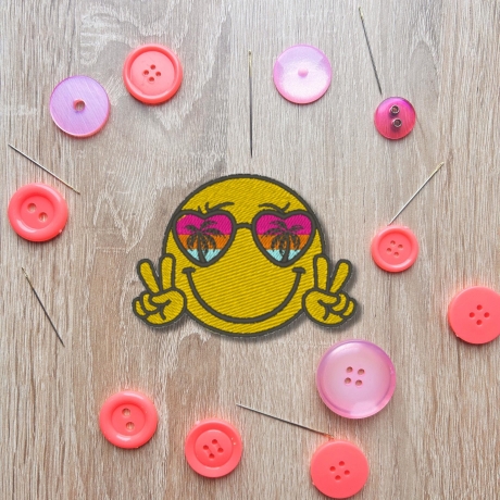 Retro Aufnäher | Gestickter Peace Smiley | 70s Sonnenbrille, Palmen (7 cm)