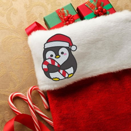 Weihnachtsaufnäher | Pinguin mit Zuckerstange | Gestickte Winter-Applikation - zum Aufbügeln / mit Klettverschluss