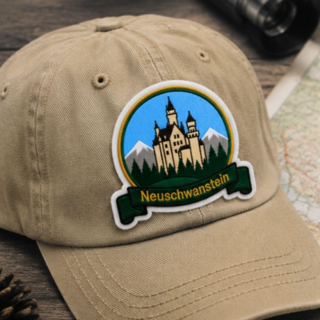 Neuschwanstein Aufnäher | Deutschland Reise Aufnäher | Schloss Neuschwanstein Stickpatch | Bayern Souvenir Aufnäher | Wander & Travel-Abzeichen
