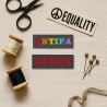 ANTIFA Aufnäher – 9 cm | Regenbogen oder Rot auf Schwarz | Bügelbild Applikation