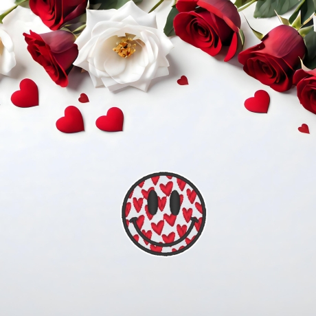 Valentinstag Bügelbild, glückliches Gesicht mit Herzen, romantische Liebe Stickerei, 4,5 cm