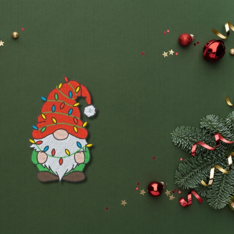 Weihnachtszwerg Aufnäher: Gestickte Weihnachtsapplikation mit Lichtern