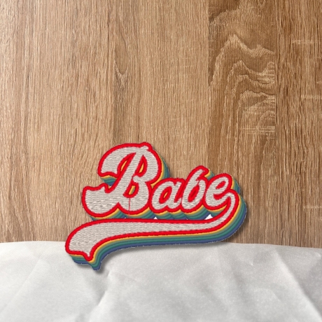 Retro Aufnäher | Regenbogen Babe | Bestickte 70er Jahre Y2K Style, bunte Applikation zum aufbügeln