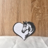 Reiteraufnäher, Gesticktes Pferdekopfherz, Farben anpassbar, 6 cm