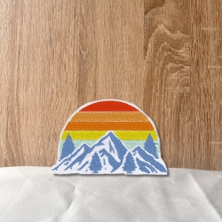 Retro Berg Aufnäher, orange Sonnenuntergang, gestickter Natur Aufnäher