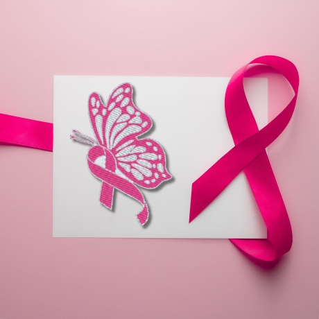 Brustkrebs Aufnäher – Schmetterling mit Pink Schleife | 7cm hoch