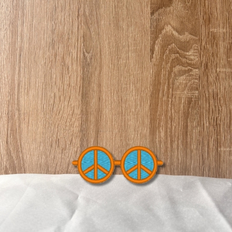 Retro Aufnäher | Frieden Sonnenbrillen Applikation | Besticktes Hippie Accessoire (6 cm)
