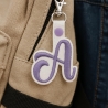 Initial Keychain, bestickt | Personalisierter Buchstabe Anhänger, individuelle Farbe mit Schlüsselring aus Metall