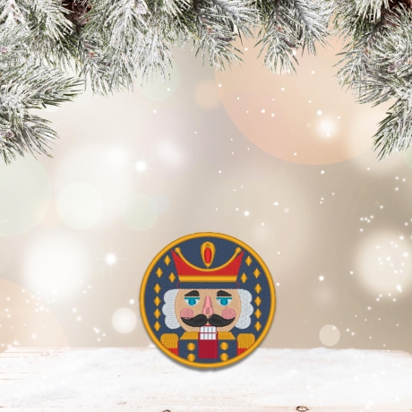 Nussknacker Aufnäher – 9 cm runder Weihnachts-Aufnäher | Festliche Stickerei blau & gold