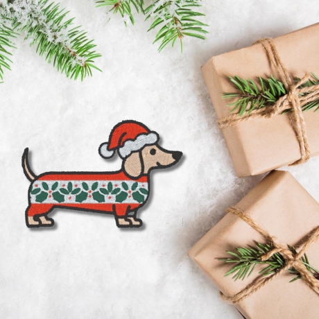 Weihnachtlicher Aufnäher Dackel Stickapplikation | Weihnachtshund mit Weihnachtsmütze (8 cm)