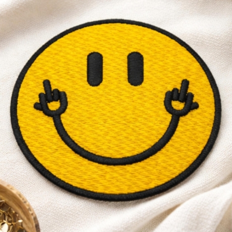 Smiley Mittelfinger Aufnäher gelb, runder Aufnäher, Bügelpatch