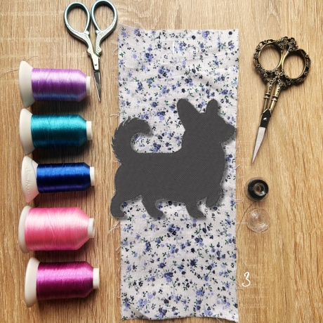 Corgis Aufnäher | Gestickte Silhouette | Anpassbare Farben | 7,5cm