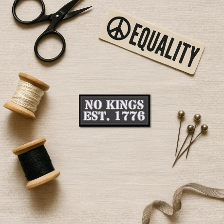 Kein Kings Aufnäher – Politischer Aufnäher | 8cm | schwarz & weiß