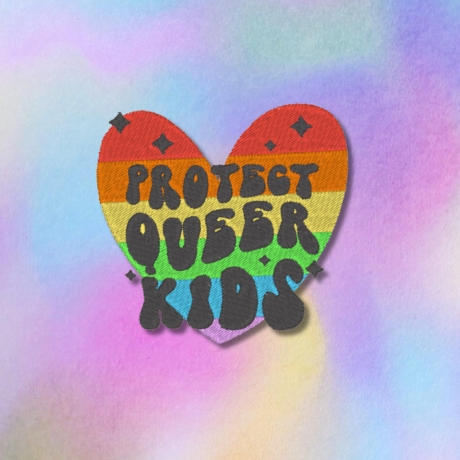 Pride Aufnäher: Protect Queer Kids | Regenbogen Herz gestickte LGBTQ + Applikation