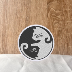 Tier Aufnäher | Kitty Yin Yang Stickapplikation | Anpassbare Farben