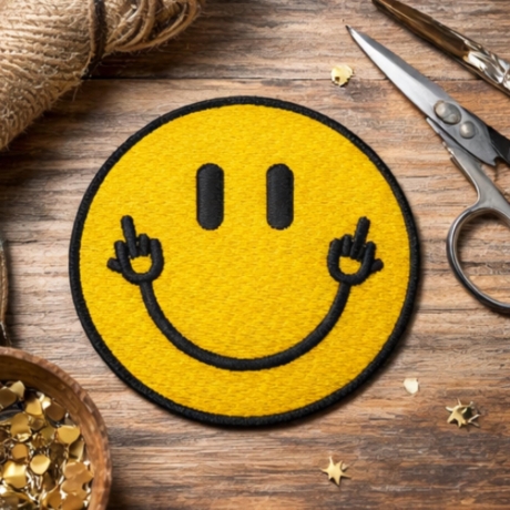 Smiley Mittelfinger Aufnäher gelb, runder Aufnäher, Bügelpatch