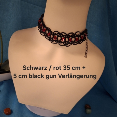 Elegantes Kropfband mit Perlen