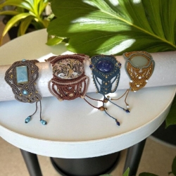 Makramee Armband mit Edelstein