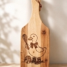 Holzbrett mit Gans und Schneebesen – handgebranntes Schneidbrett aus Holz, rustikale Küchendeko, süßes Geschenk, Bauernhof Deko