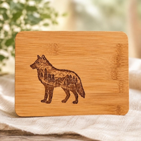 Frühstücksbrett aus Holz mit Waldtier-Gravur – handgefertigtes Brotzeitbrett | nachhaltige Geschenkidee für Naturliebhaber & Genießer