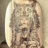 Fantasy Wanddeko I Deko aus Teakholz handgemacht – Mystisches Wolfs- Fantasymotiv auf massivem Holz 25,5 × 19 cm