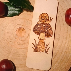 Lesezeichen Holz - Geschenkidee Leseratten & Buchliebhaber Lesezeichen Holz - Geschenkidee Leseratten & Buchliebhaber