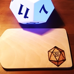 D20 Würfel Frühstücksbrett | Handgebranntes Nerd-Geschenk | DnD D20 Würfel Frühstücksbrett | Handgebranntes Nerd-Geschenk | DnD