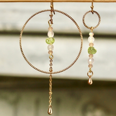 Ohrringe Edelsteine Gold Peridot Rohstein mit Rosenquarz Perlen