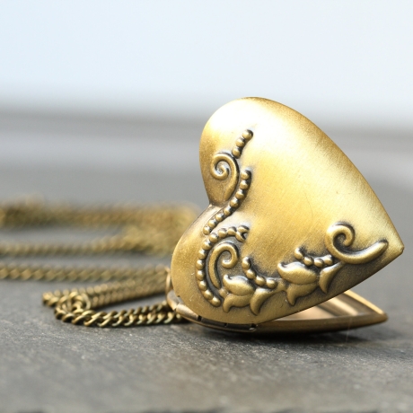 Kette Medaillon Herz im Vintagestyle antik bronzefarben