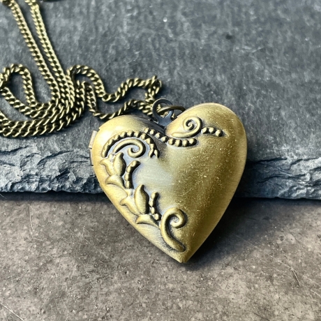 Kette Medaillon Herz im Vintagestyle antik bronzefarben