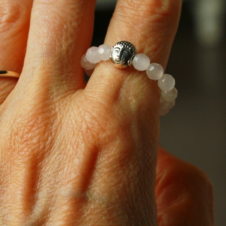 Ring Rosenquarz Buddha als edles Geschenk für Sie
