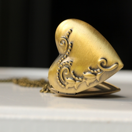 Kette Medaillon Herz im Vintagestyle antik bronzefarben