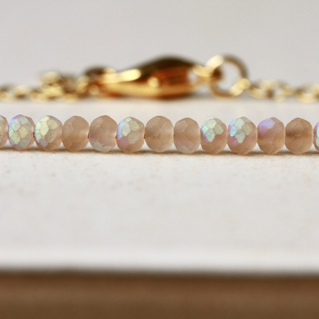 Armband Perlen rosa minimalistisch und zart 