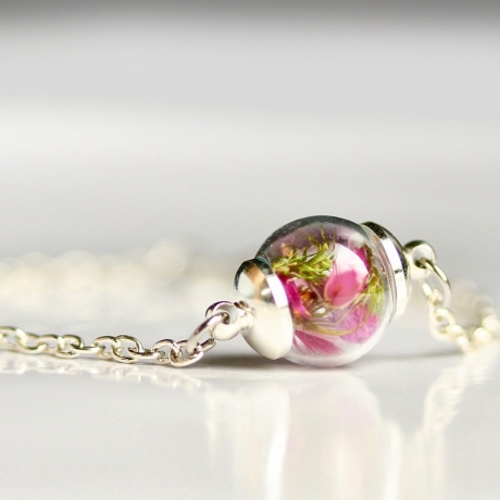 Armband echte Blüten mit Moos in Glaskugel / Geschenk