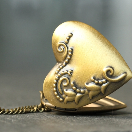 Kette Medaillon Herz im Vintagestyle antik bronzefarben
