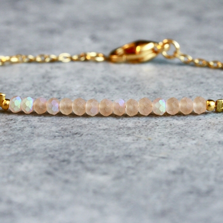Armband Perlen rosa minimalistisch und zart 